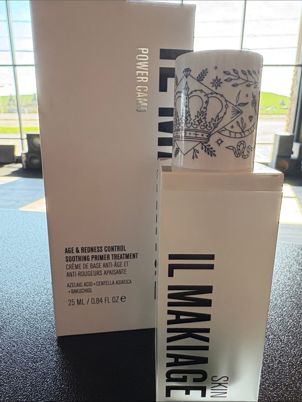 IL MAKIAGE Power Camo age and redness control, soothing primer treatment